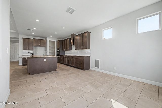 18236 W SANDLEWOOD Drive, Goodyear, AZ 85338