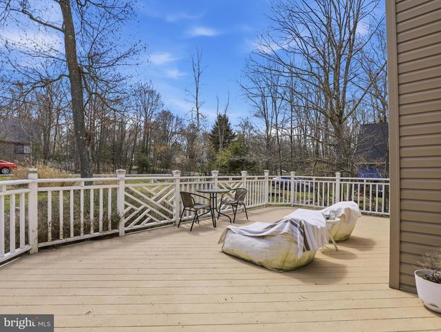 61 FLORAL DR, Gouldsboro, PA 18424