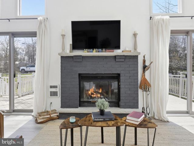 61 FLORAL DR, Gouldsboro, PA 18424
