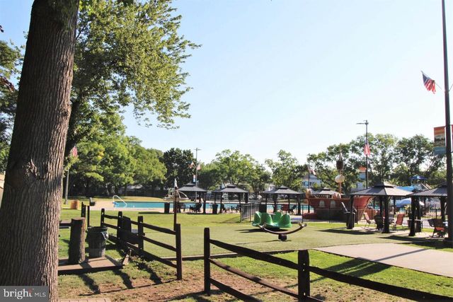 2138 HARMON COVE TOWER #2138, Secaucus, NJ 07094