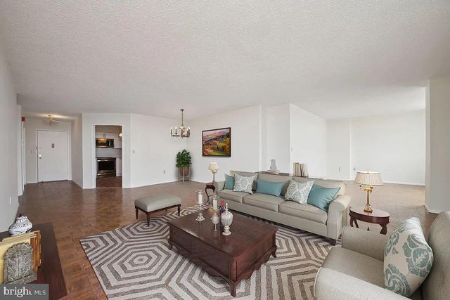 2138 HARMON COVE TOWER #2138, Secaucus, NJ 07094