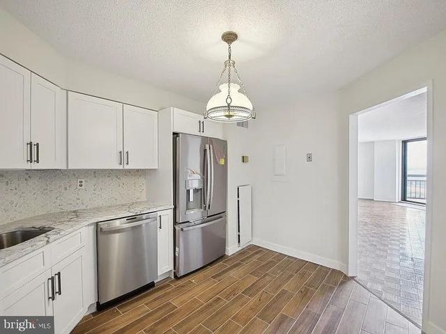 2138 HARMON COVE TOWER #2138, Secaucus, NJ 07094