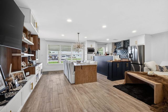 212 High Point Ter W C, Delray Beach, FL 33445