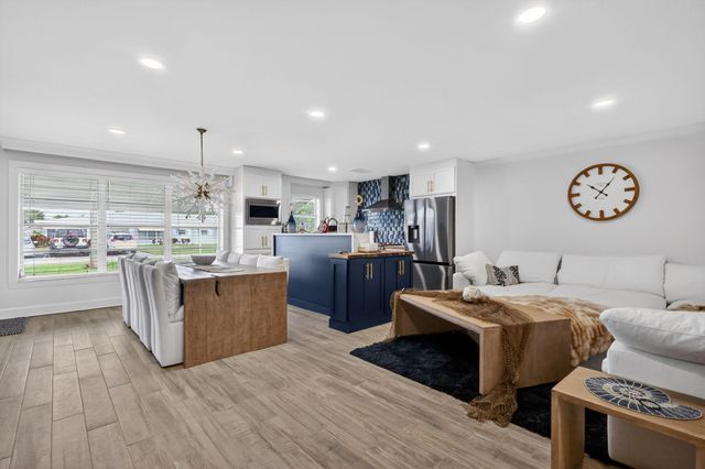 212 High Point Ter W C, Delray Beach, FL 33445