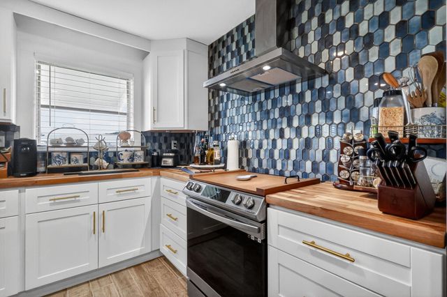 212 High Point Ter W C, Delray Beach, FL 33445