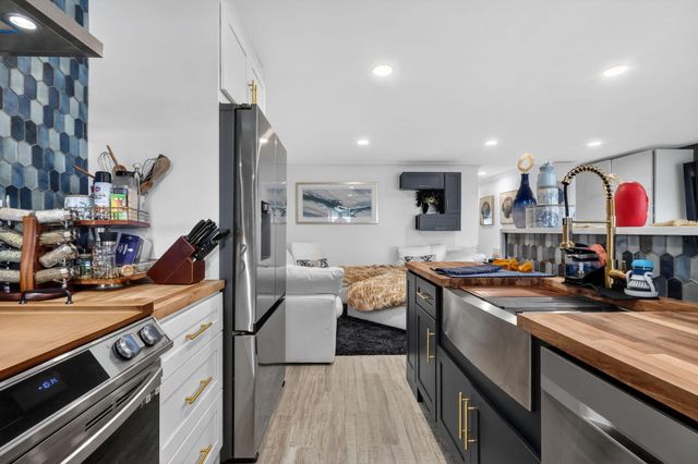 212 High Point Ter W C, Delray Beach, FL 33445