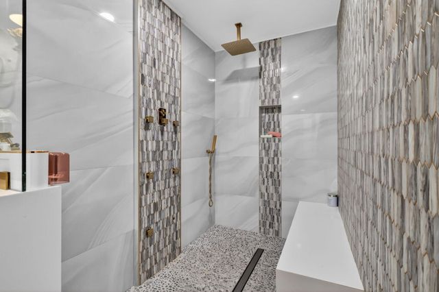 212 High Point Ter W C, Delray Beach, FL 33445