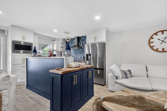 212 High Point Ter W C, Delray Beach, FL 33445