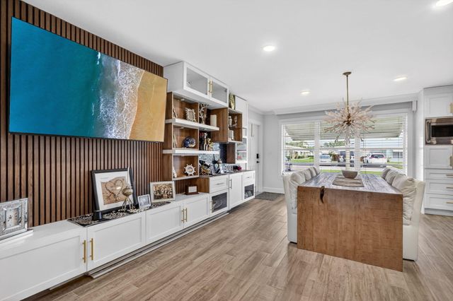 212 High Point Ter W C, Delray Beach, FL 33445