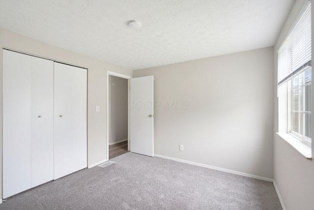 3804 Big Walnut Drive, Groveport, OH 43125