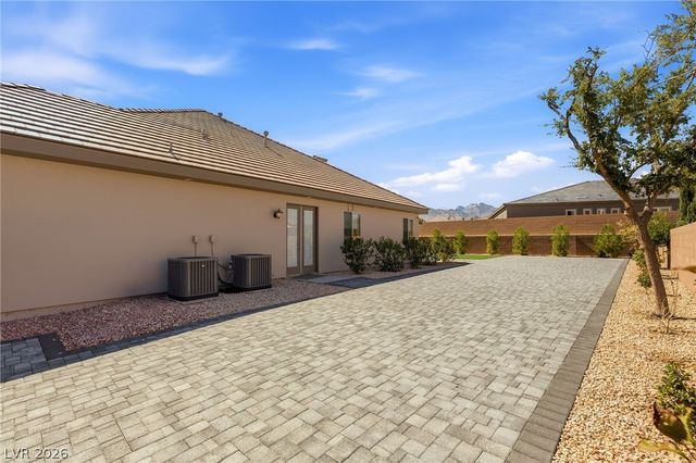 5625 North Chieftain Street, Las Vegas, NV 89149