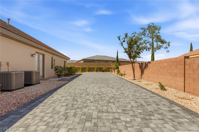 5625 North Chieftain Street, Las Vegas, NV 89149