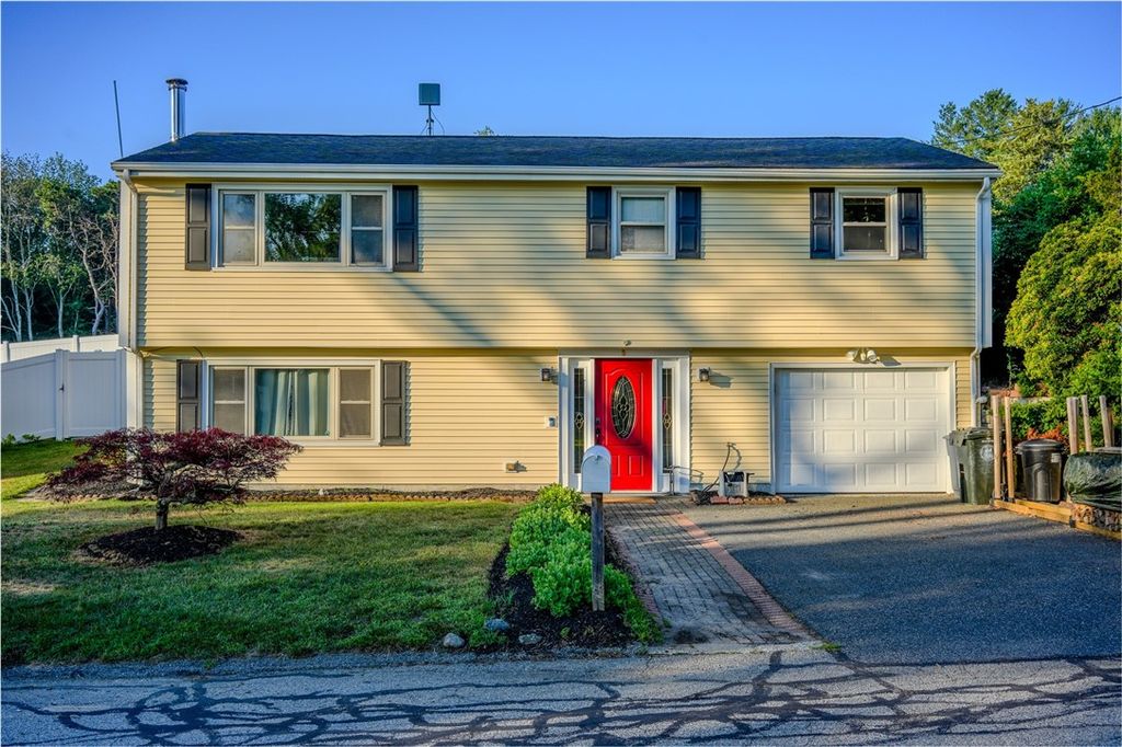150 Coolidge Street, Swansea, MA 02777