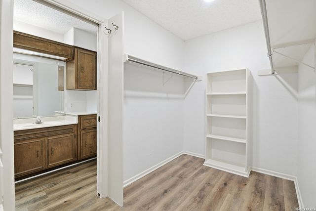 5838 Winterhaven Dr, Windcrest, TX 78239