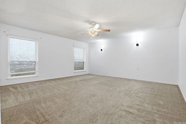 5838 Winterhaven Dr, Windcrest, TX 78239