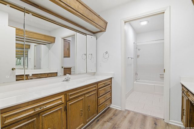 5838 Winterhaven Dr, Windcrest, TX 78239