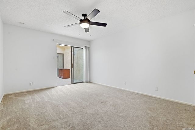 5838 Winterhaven Dr, Windcrest, TX 78239