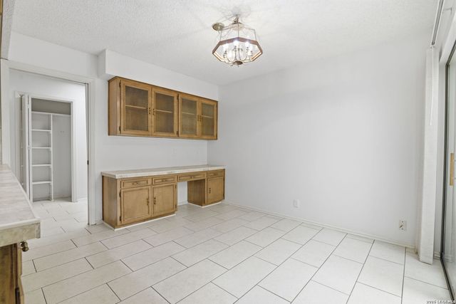 5838 Winterhaven Dr, Windcrest, TX 78239