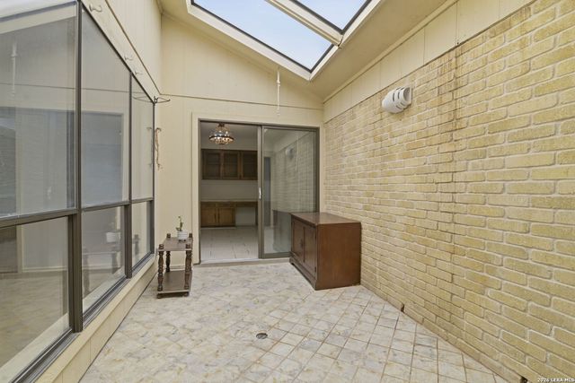 5838 Winterhaven Dr, Windcrest, TX 78239