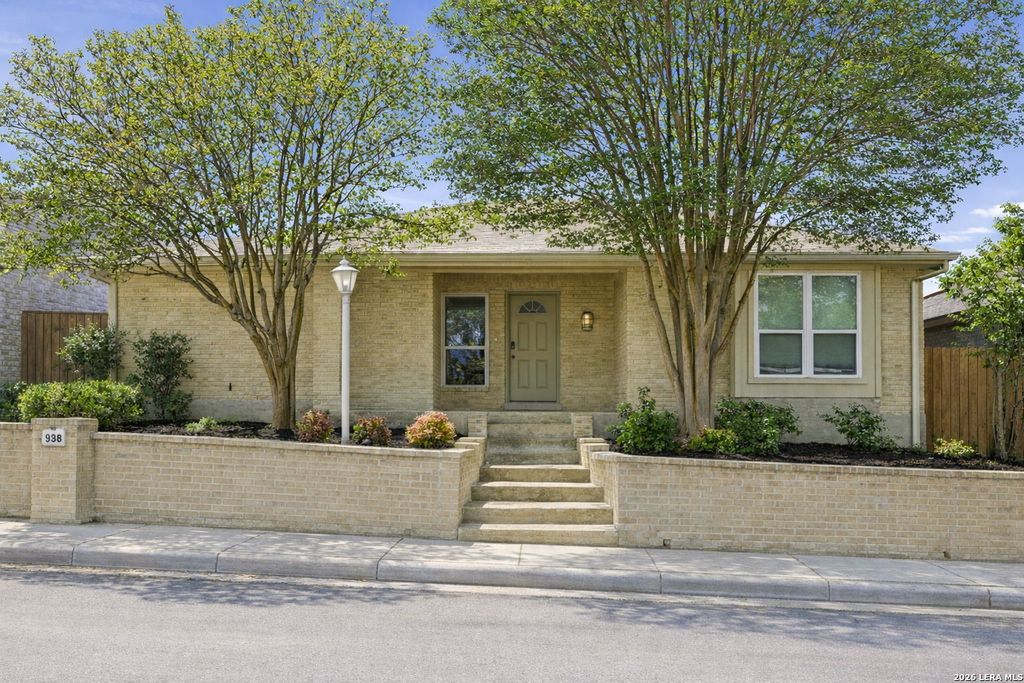 5838 Winterhaven Dr, Windcrest, TX 78239