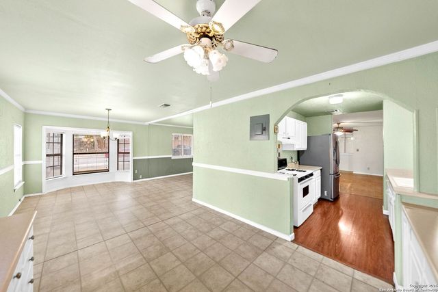 5306 Wapiti Trl, San Antonio, TX 78228