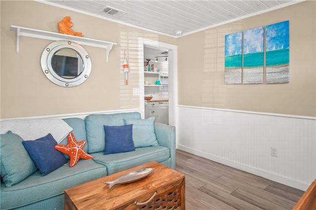 523 S Station St B, Port Aransas, TX 78373