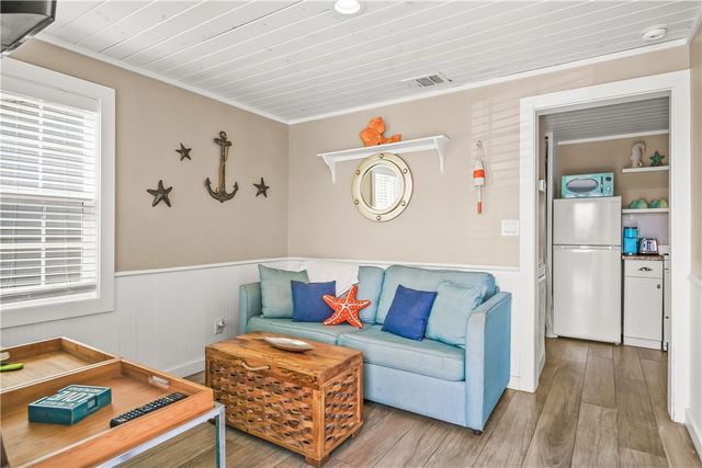 523 S Station St B, Port Aransas, TX 78373