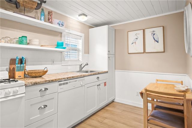 523 S Station St B, Port Aransas, TX 78373