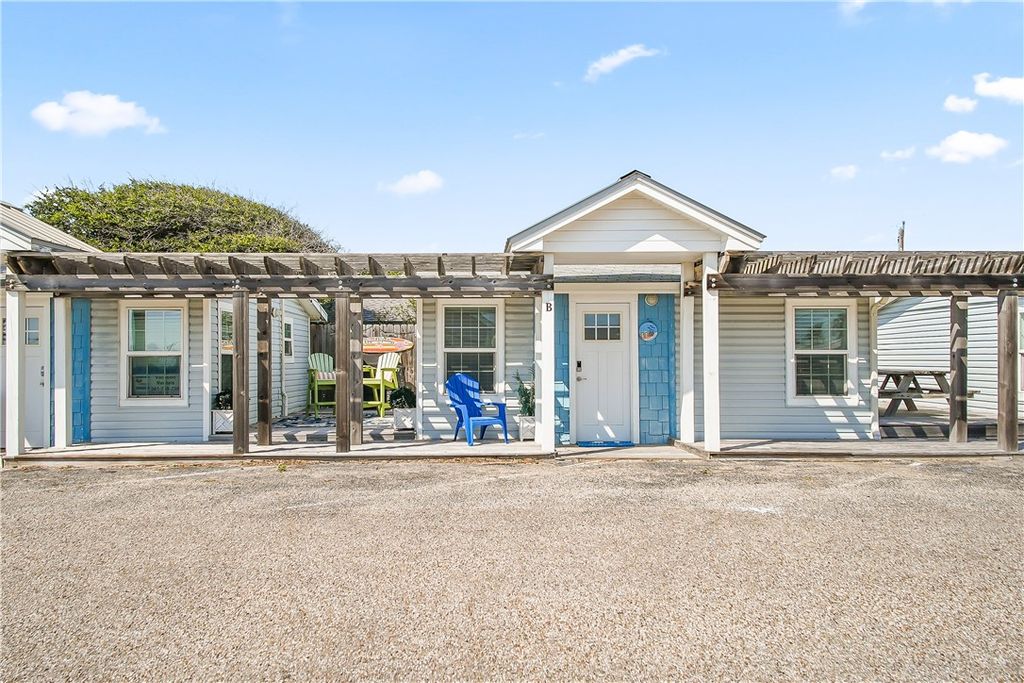 523 S Station St B, Port Aransas, TX 78373 — photo 2
