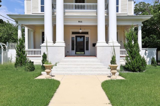 511 Travis Street, Sherman, TX 75090
