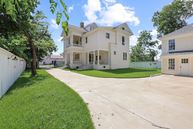 511 Travis Street, Sherman, TX 75090