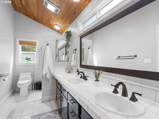 3444 Se ALDERCREST Rd, Milwaukie, OR 97222