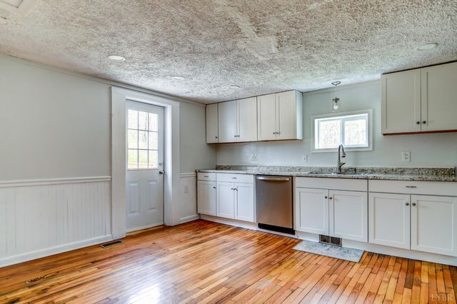 447 Toytown Road, Amherst, VA 24521