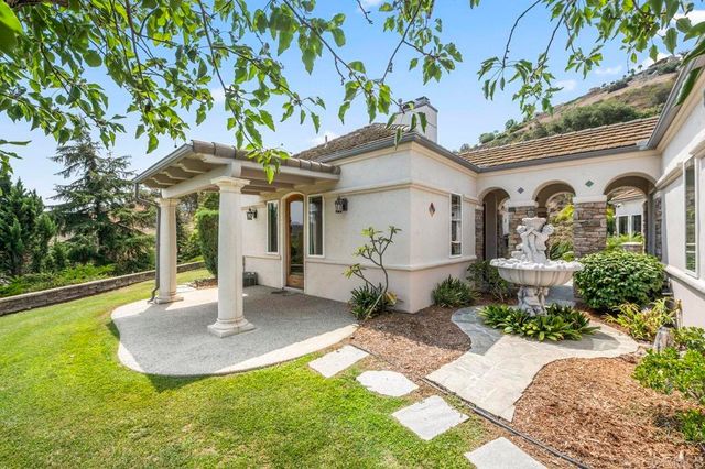 30002 Via Maria Elena, Bonsall, CA 92003