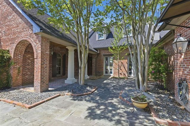 4826 Portrush Drive, Lake Charles, LA 70605