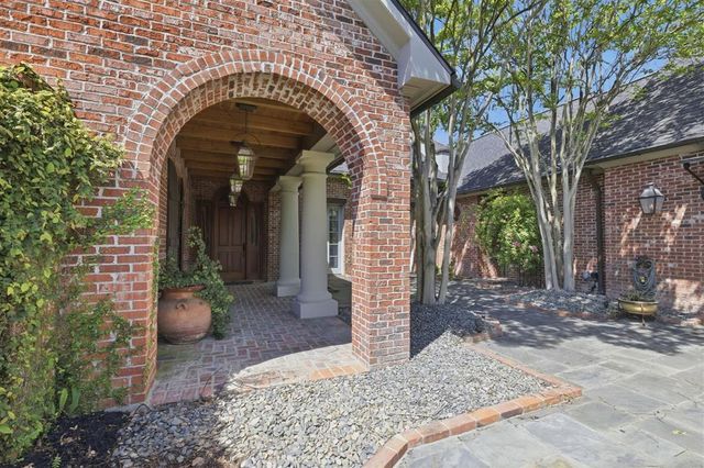 4826 Portrush Drive, Lake Charles, LA 70605