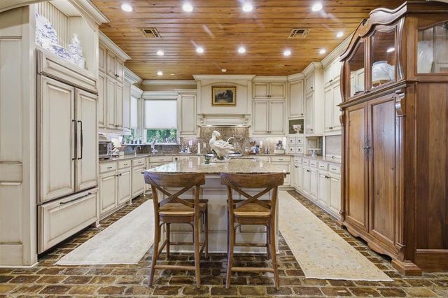 4826 Portrush Drive, Lake Charles, LA 70605