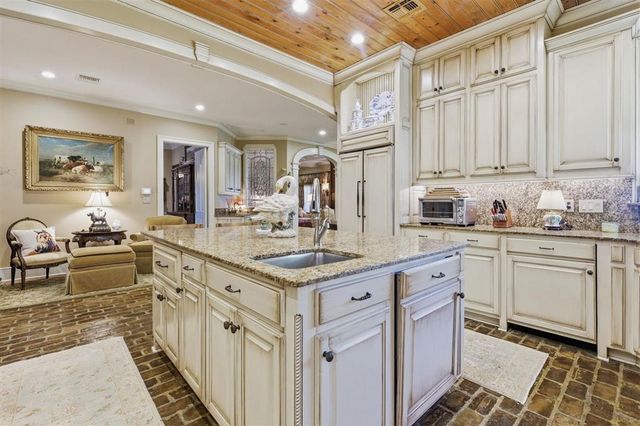 4826 Portrush Drive, Lake Charles, LA 70605