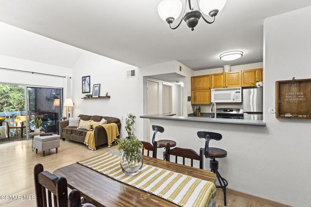 5700 Etiwanda Avenue 248, Tarzana, CA 91356