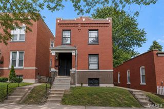 3630 Iowa Avenue, St Louis, MO 63118