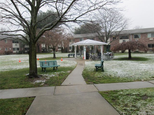 2435 Union Boulevard 7B, Islip, NY 11751