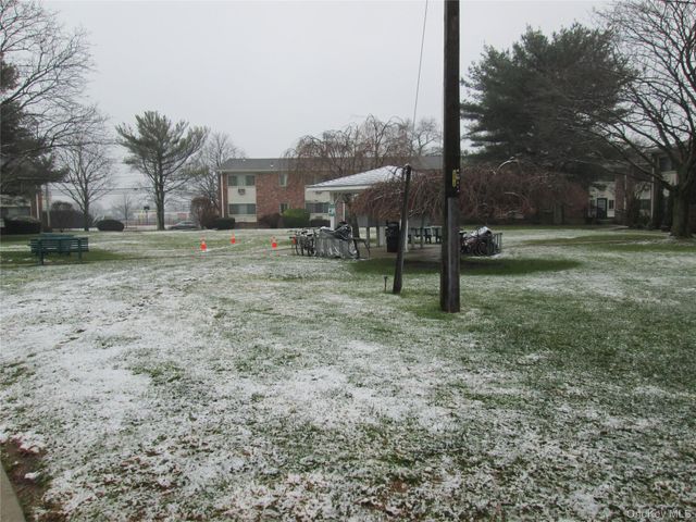 2435 Union Boulevard 7B, Islip, NY 11751