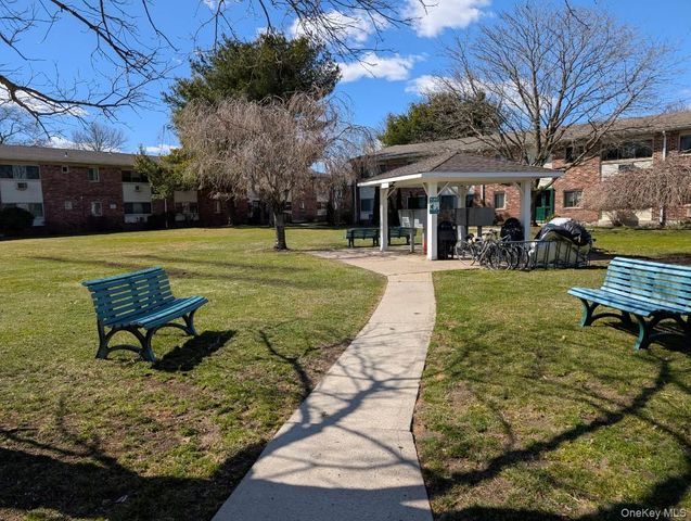2435 Union Boulevard 7B, Islip, NY 11751