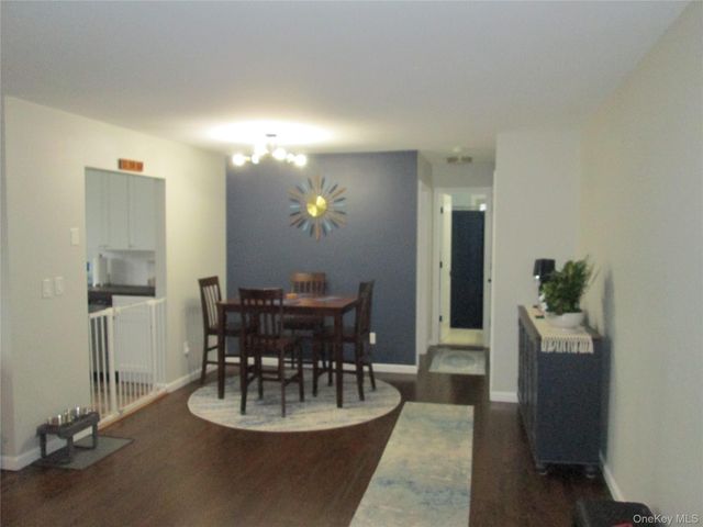 2435 Union Boulevard 7B, Islip, NY 11751