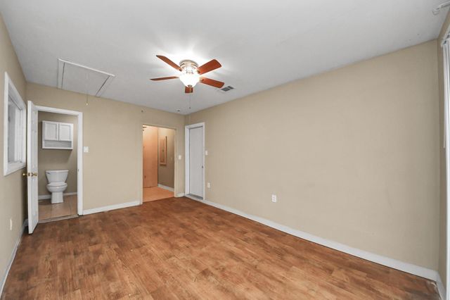 811 Hillcrest Drive, Conroe, TX 77301