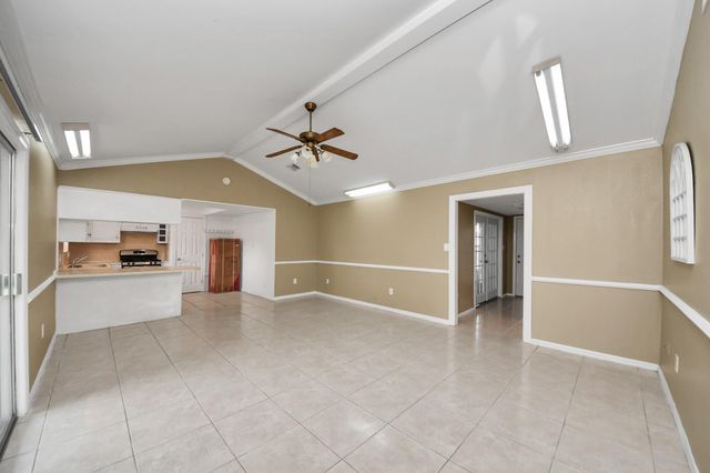 811 Hillcrest Drive, Conroe, TX 77301