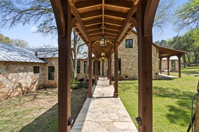 900 Lost CYN, West Lake Hills, TX 78746