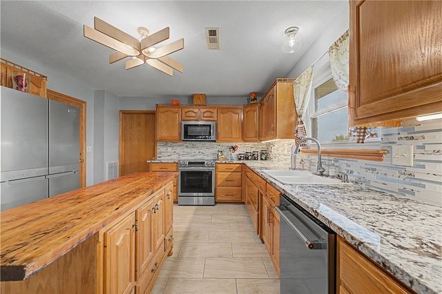 13535 Bill Sellers Road, Fayetteville, AR 72704