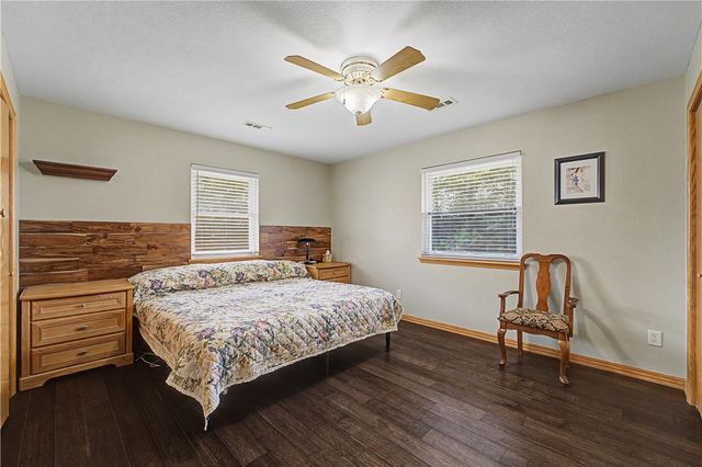 13535 Bill Sellers Road, Fayetteville, AR 72704