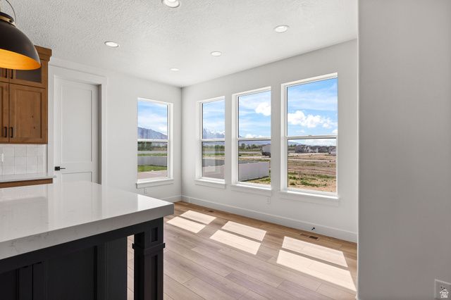 2383 W 3000 N, Farr West, UT 84404